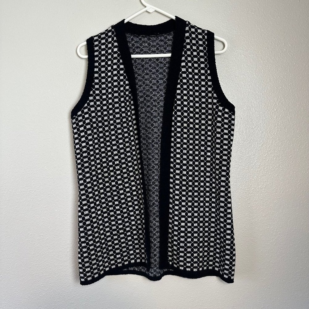 cute vintage 70s knit women's sweater vest M black & white check open retro long